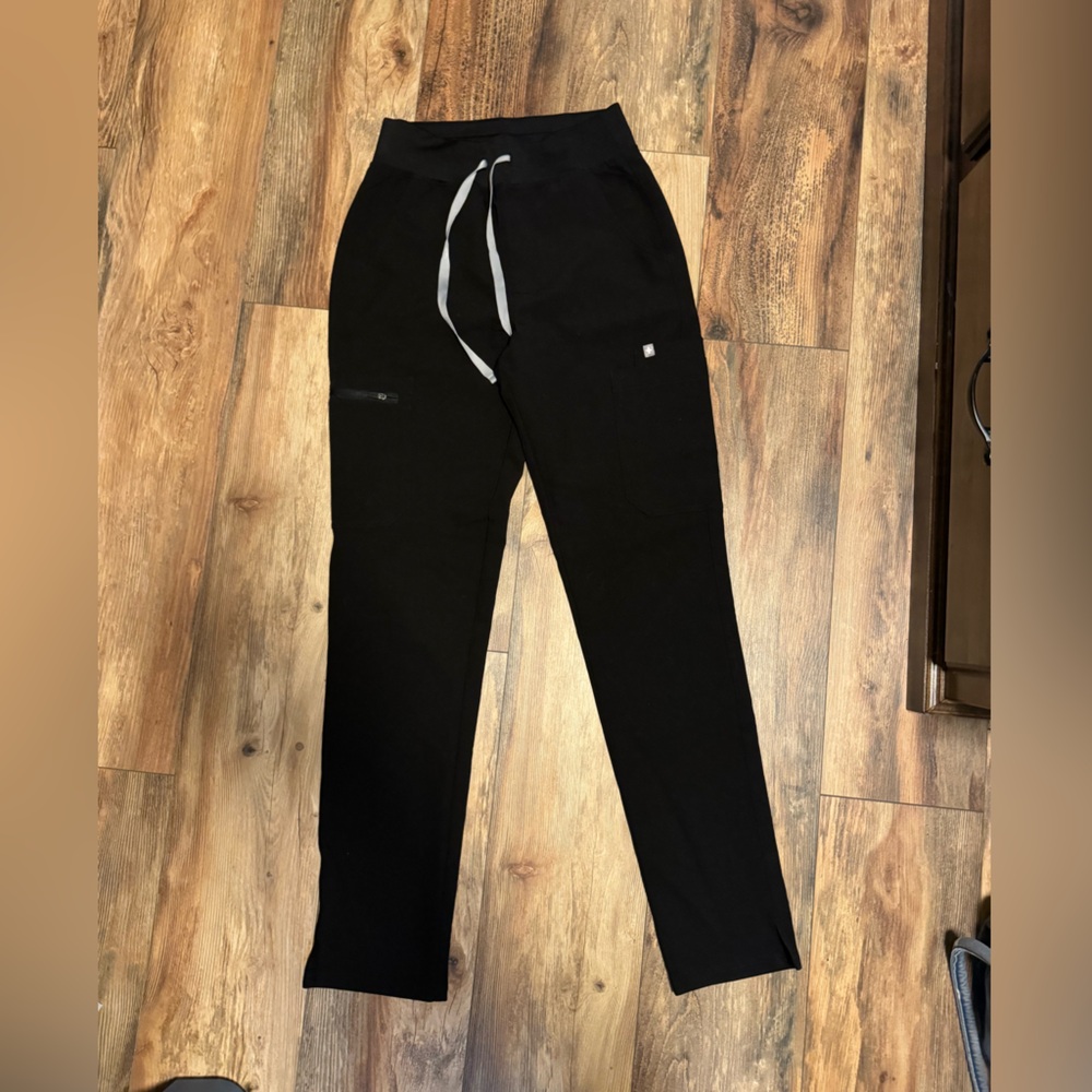 Women’s Figs scrub set size XS tall